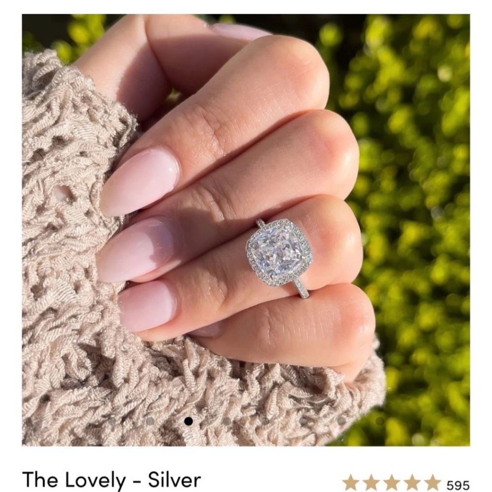 The Lovely Silver Cushion Halo Engagement Ring - Silver modern gents